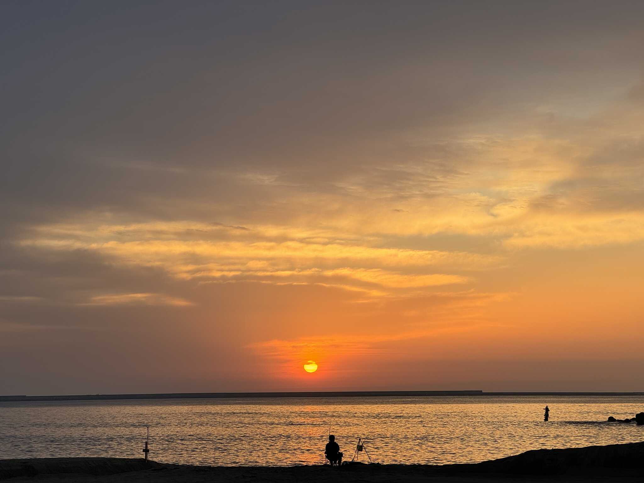目の前が海で日の出がみられます