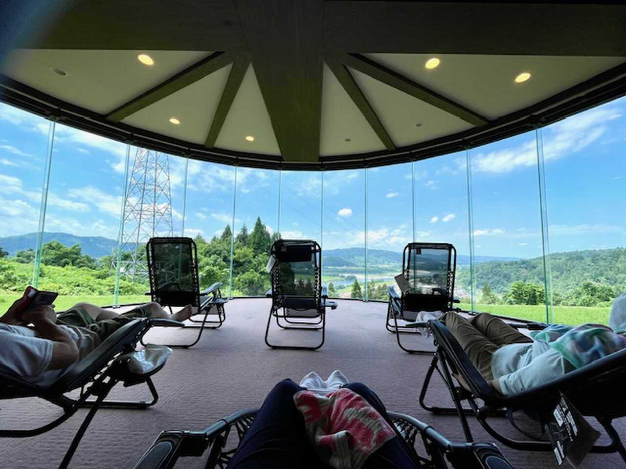 温泉より右前方に山本山