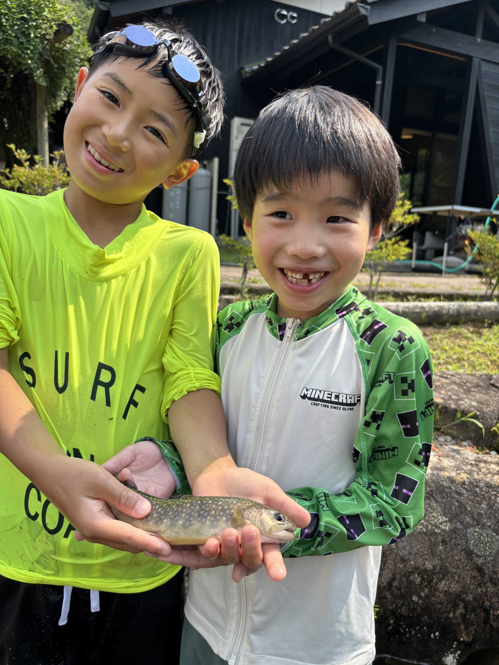 魚のつかみどりは、イワナの時があります!