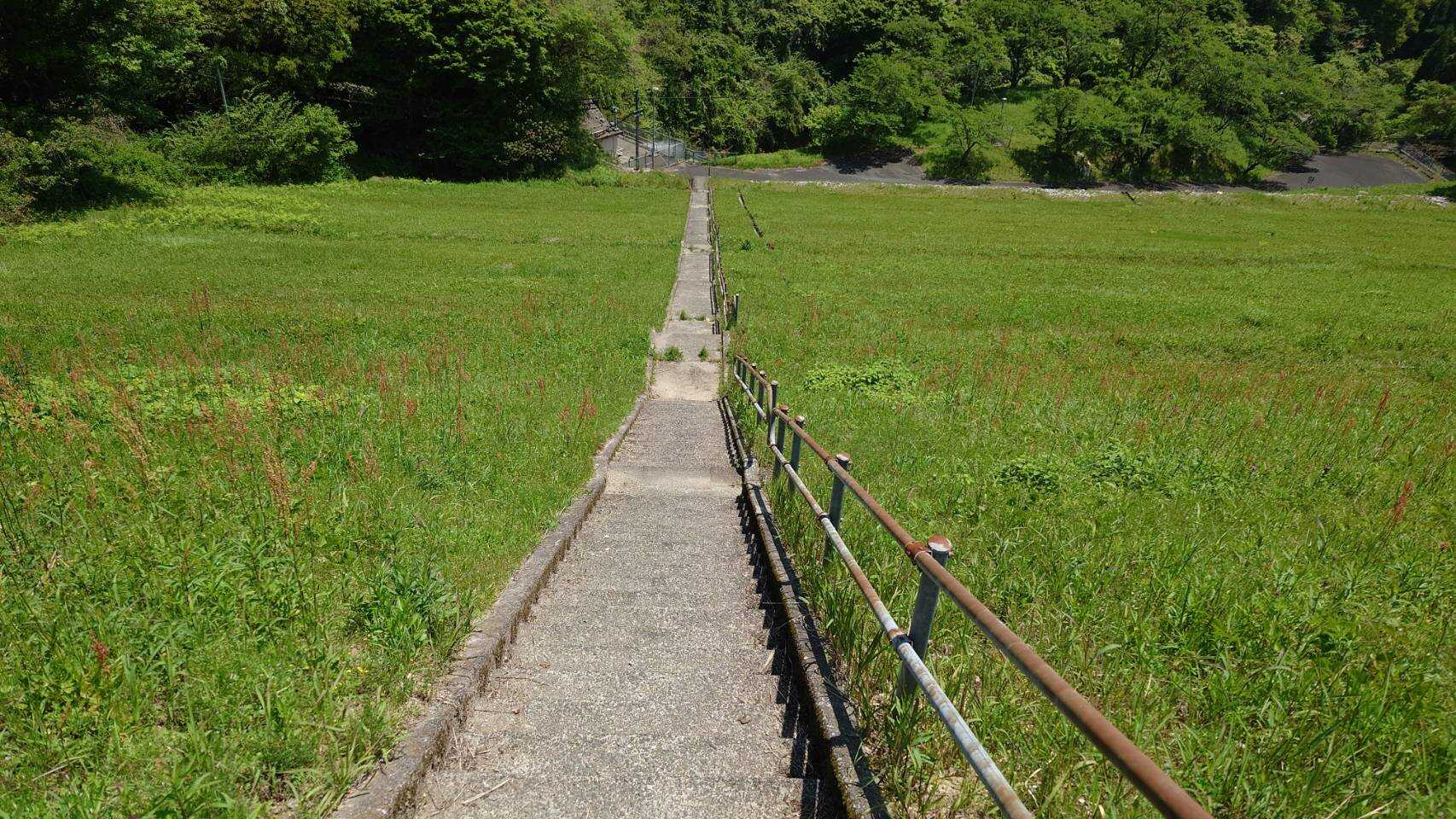 ダム階段01