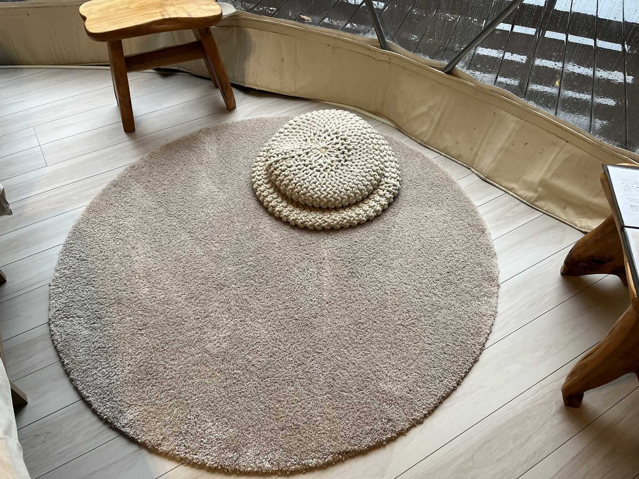 ラグもあり
