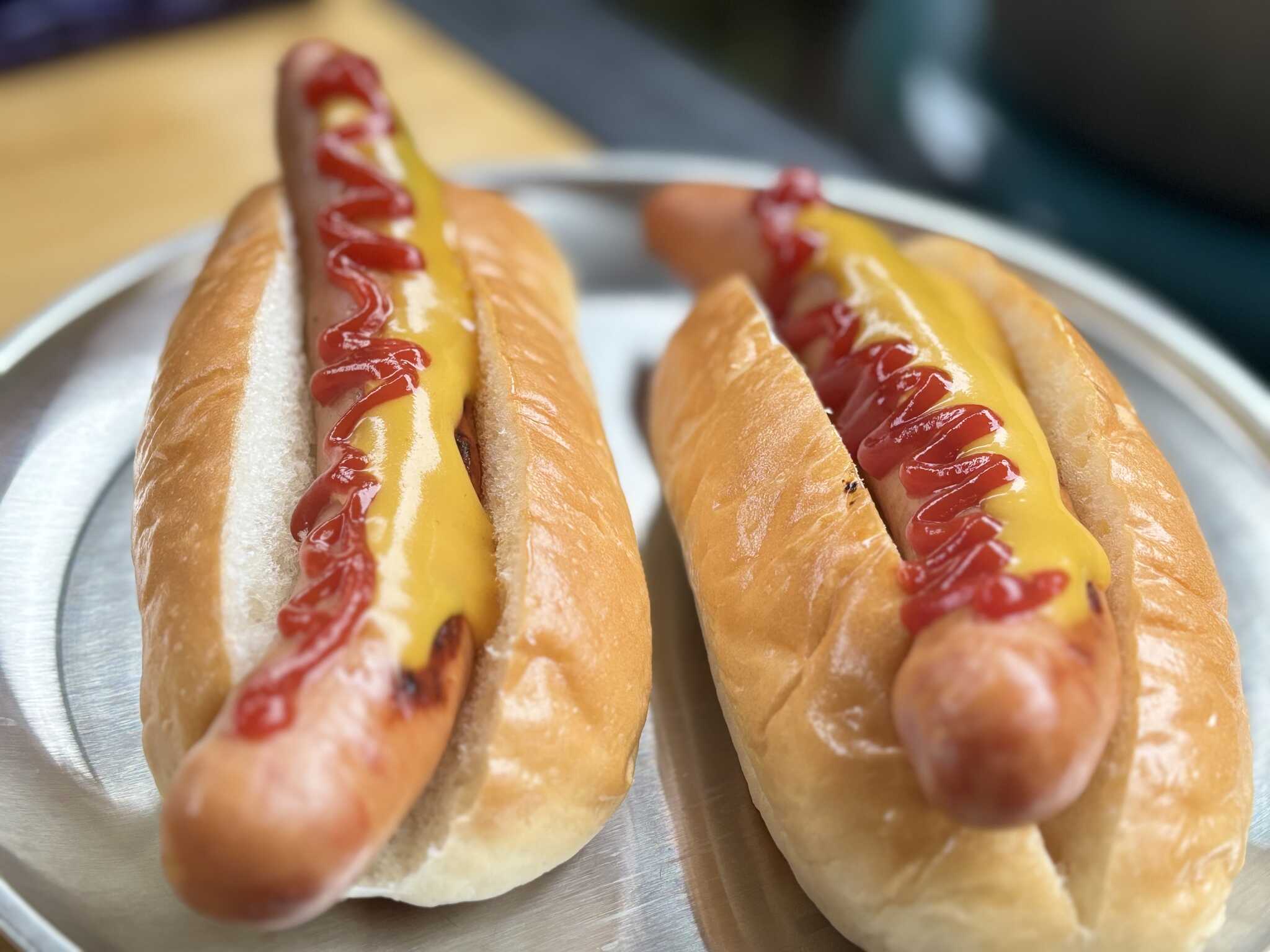 朝食はホットドッグ
