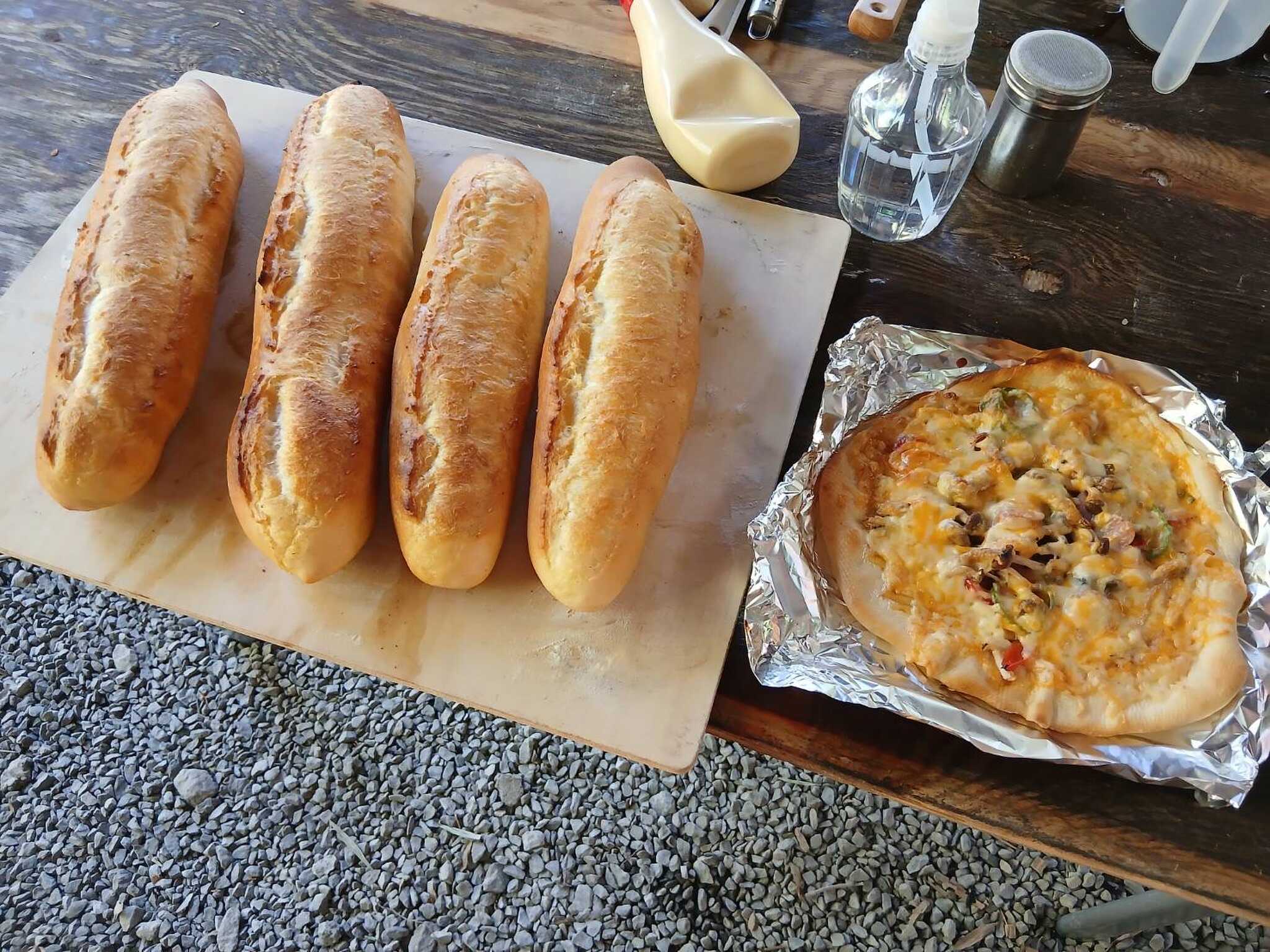 ピザとフランスパン