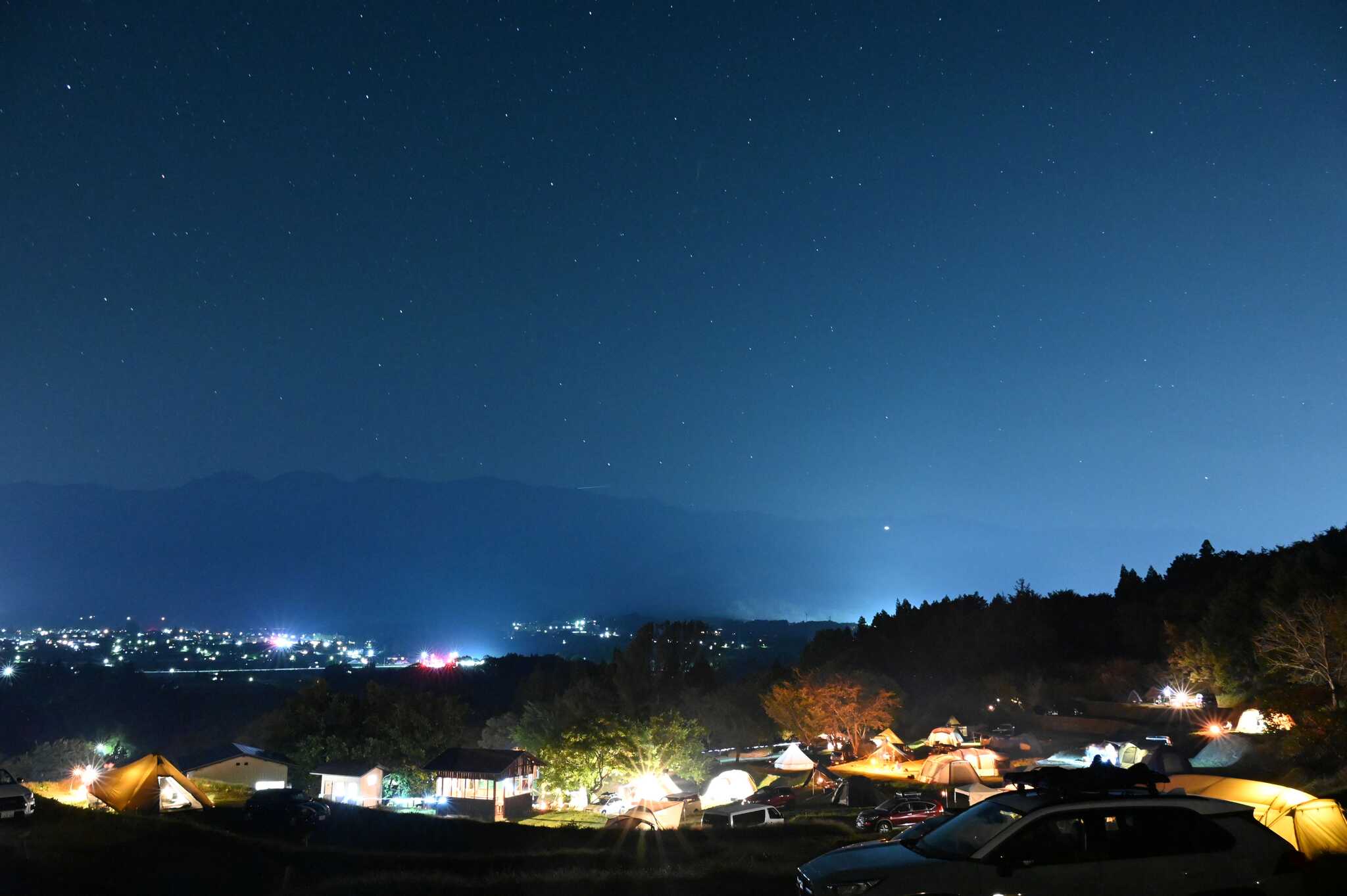星空とテントのコラボがきれい