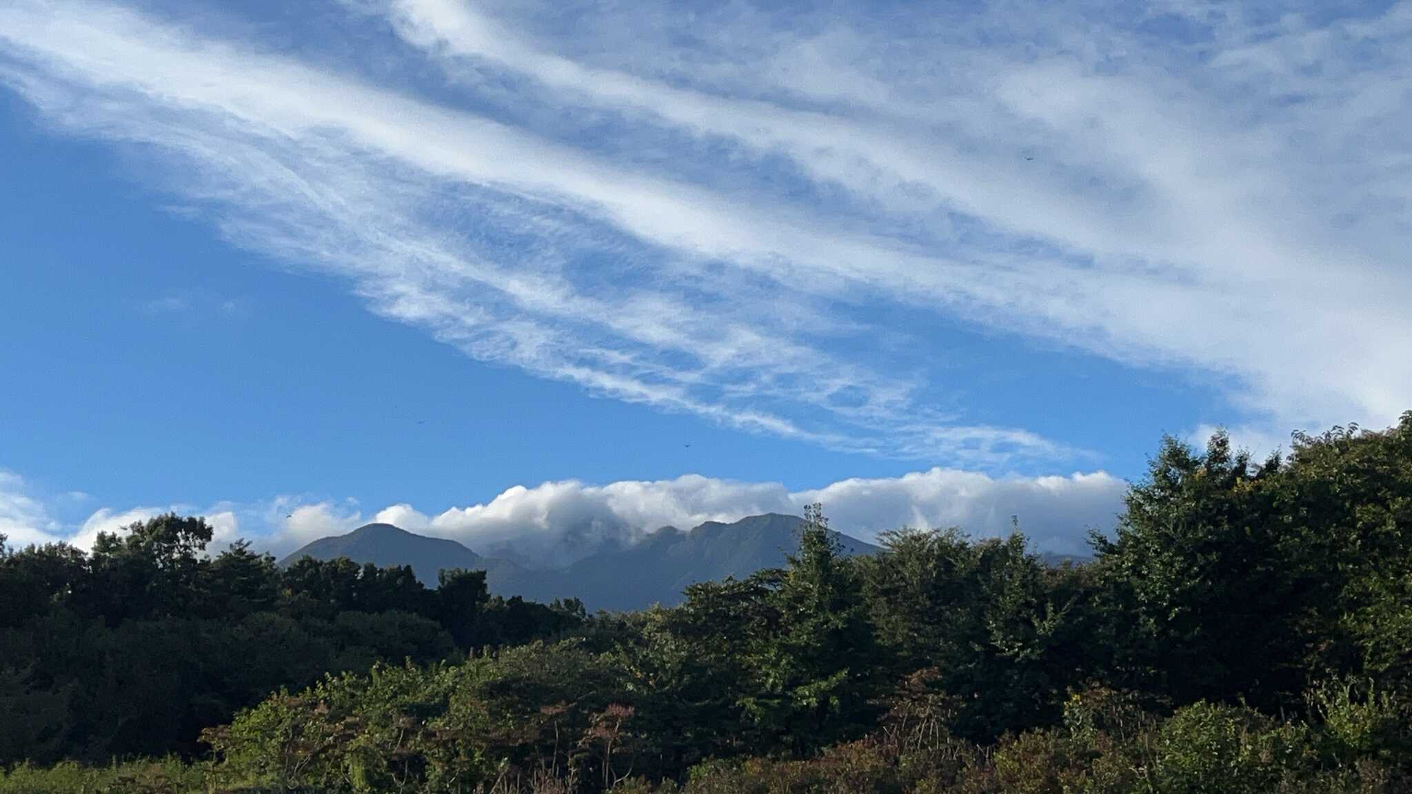 雲が晴れ姿を見せた那須山