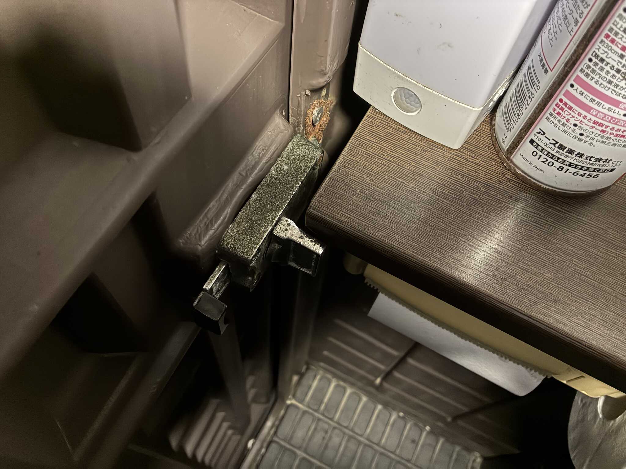 回しにくいドアのツマミ