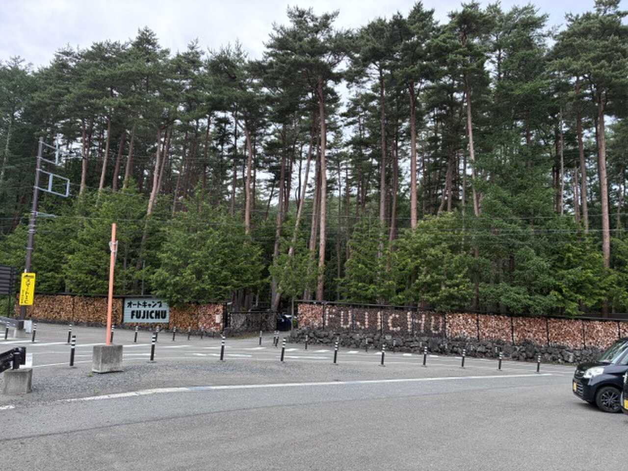 インターからすぐなので入口を通り越さないように…