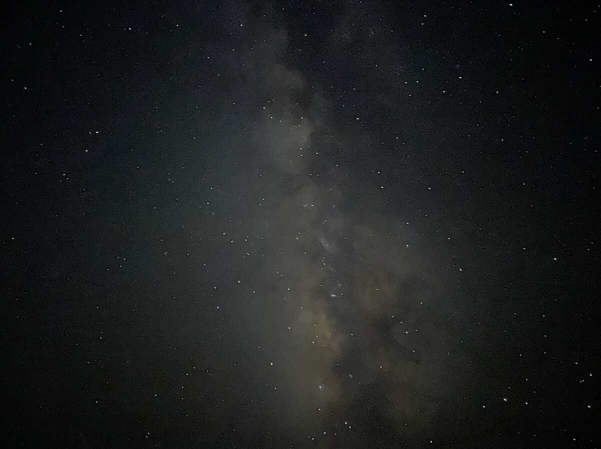 iphoneで撮った天の川(肉眼だともっと綺麗だった)