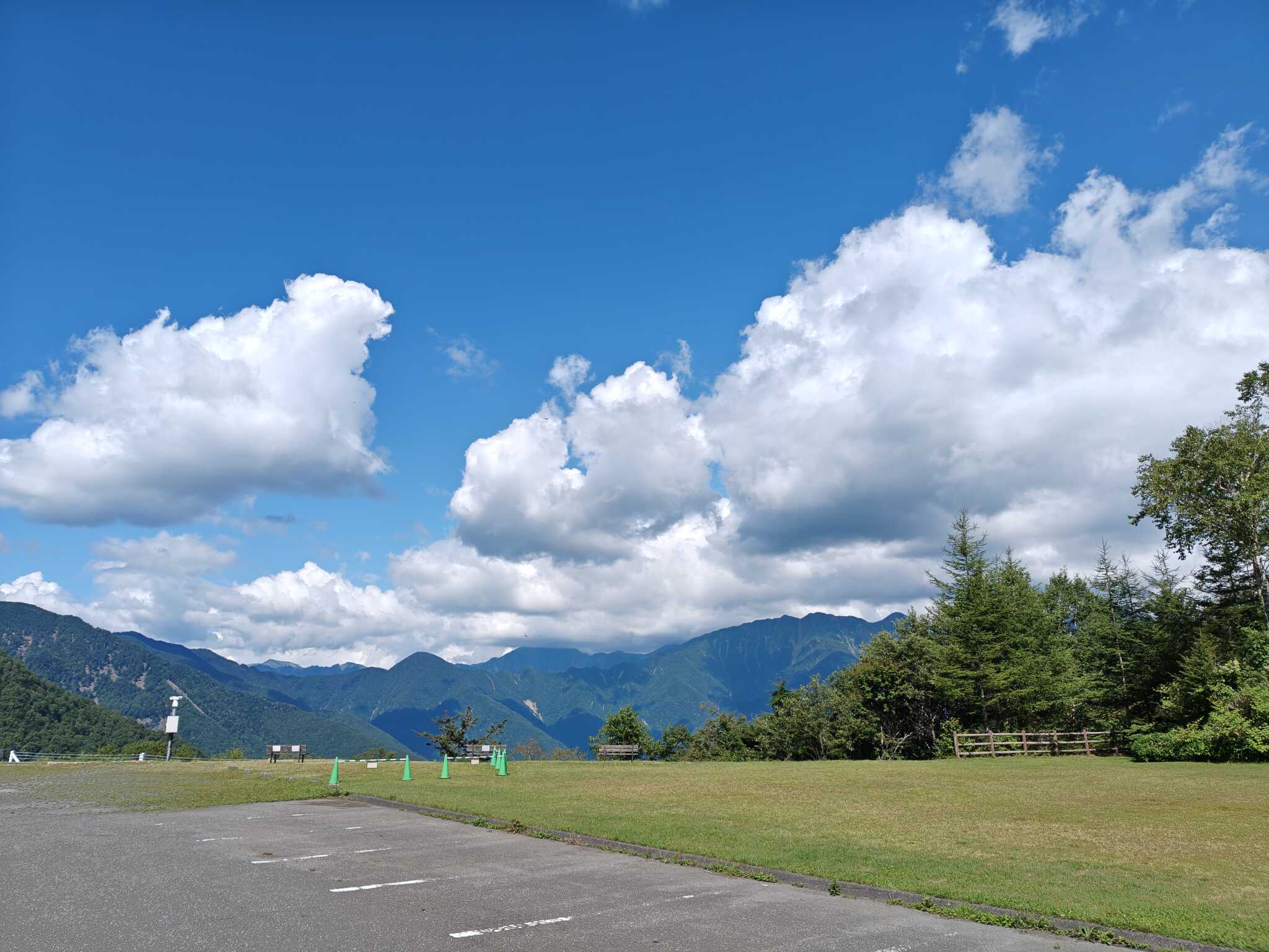昼間のホテルから見た風景