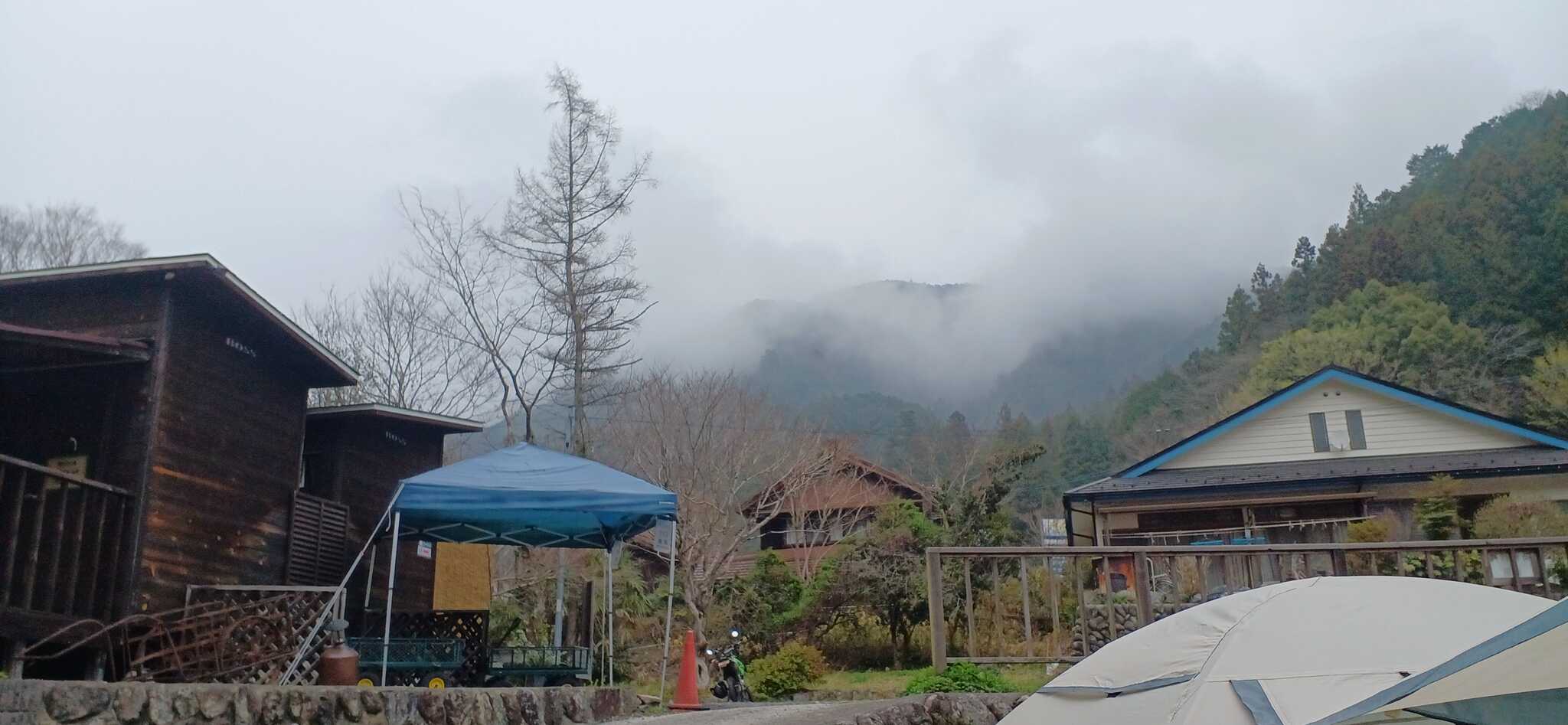 周囲の山