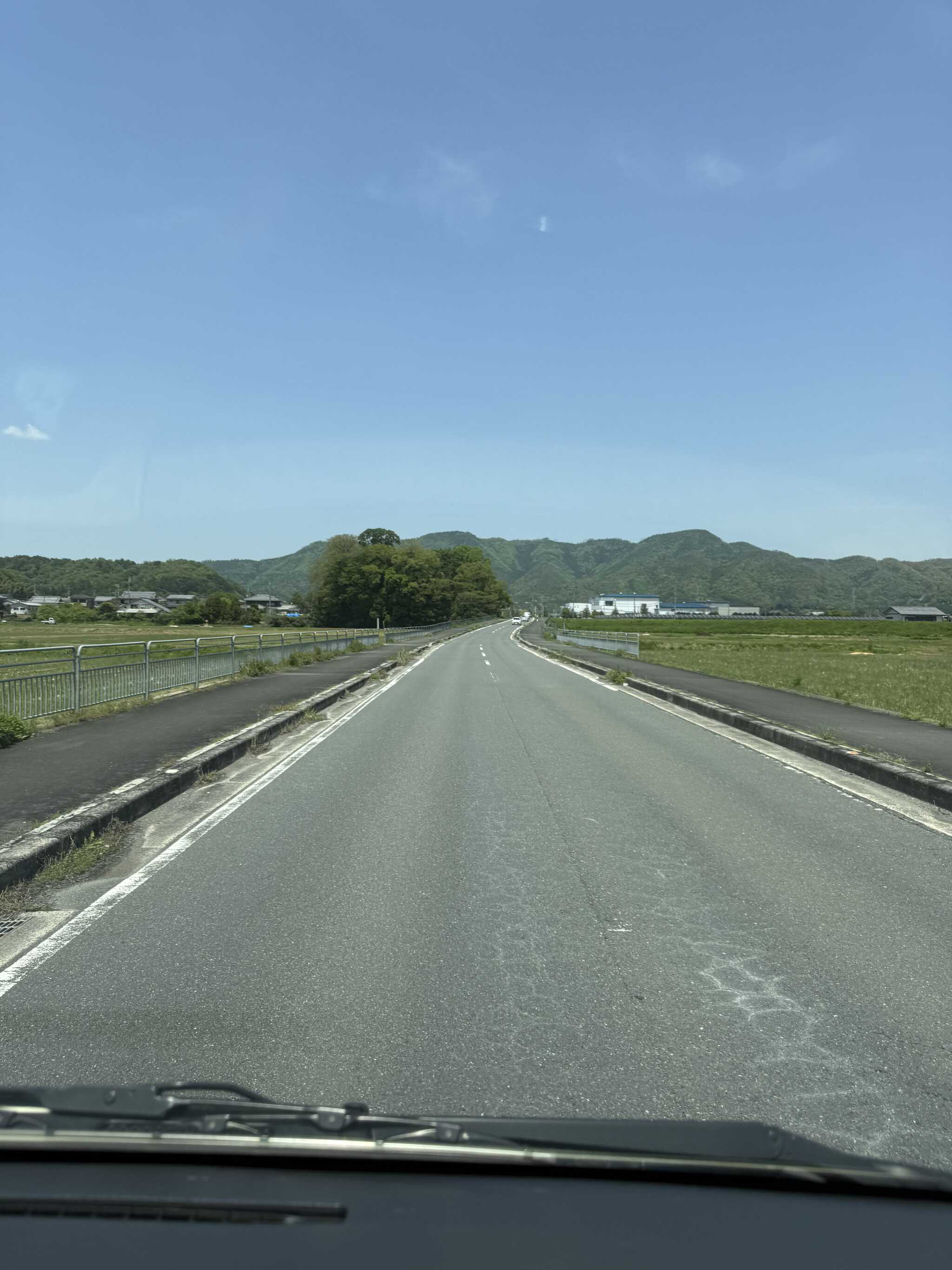 高速道路降りてすぐの景色です