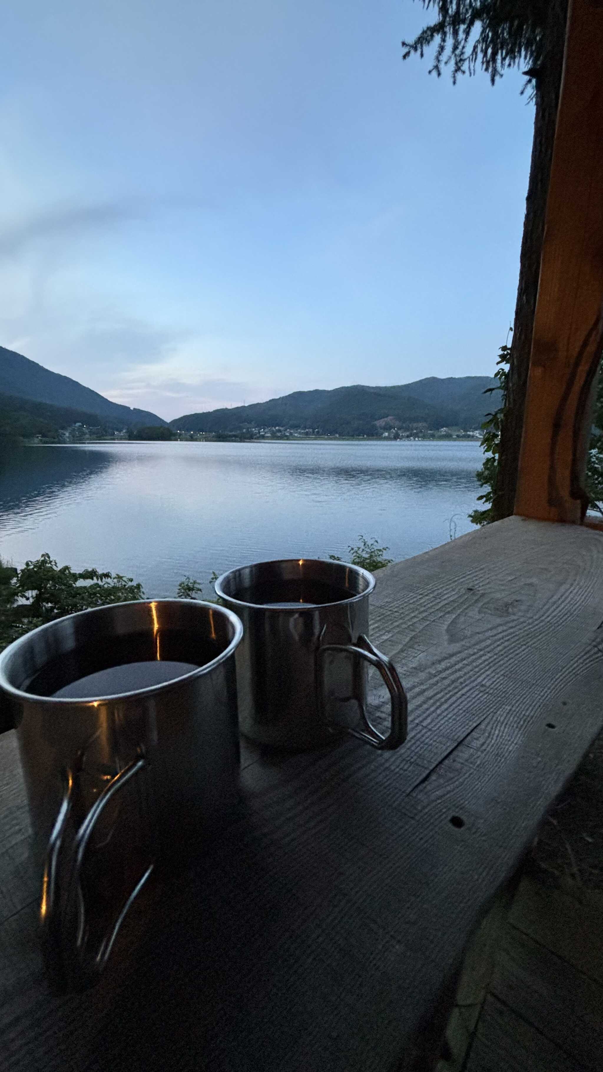テラスで木崎湖を眺めながら飲んだコーヒーがおいしかった!