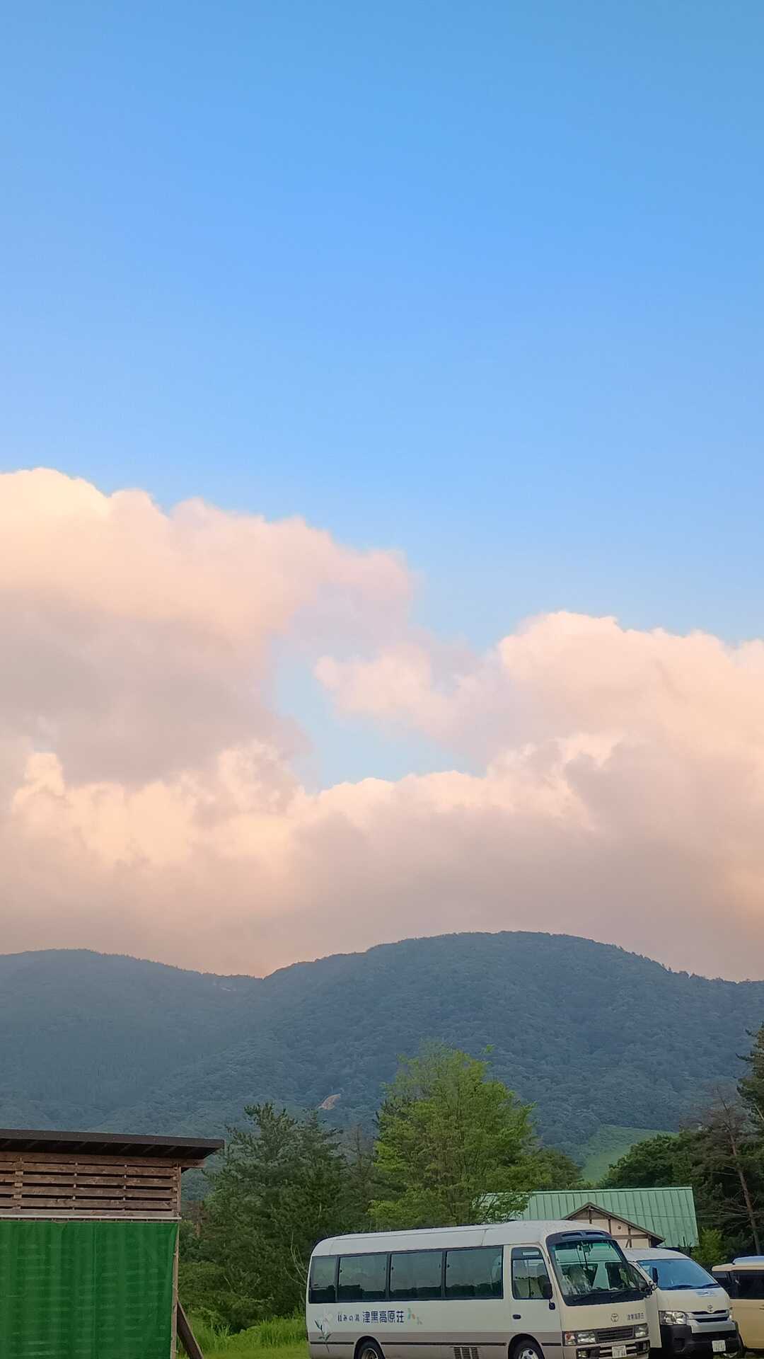 津黒高原荘側から
