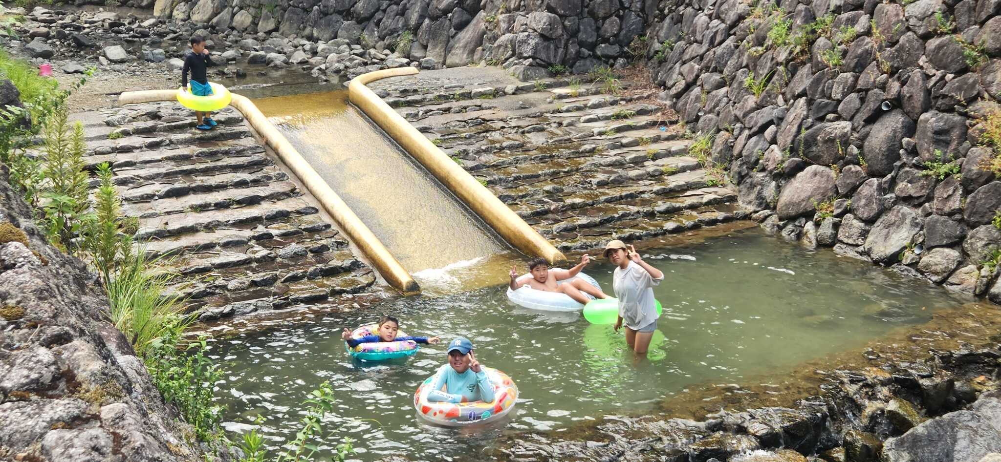 浮き輪必須