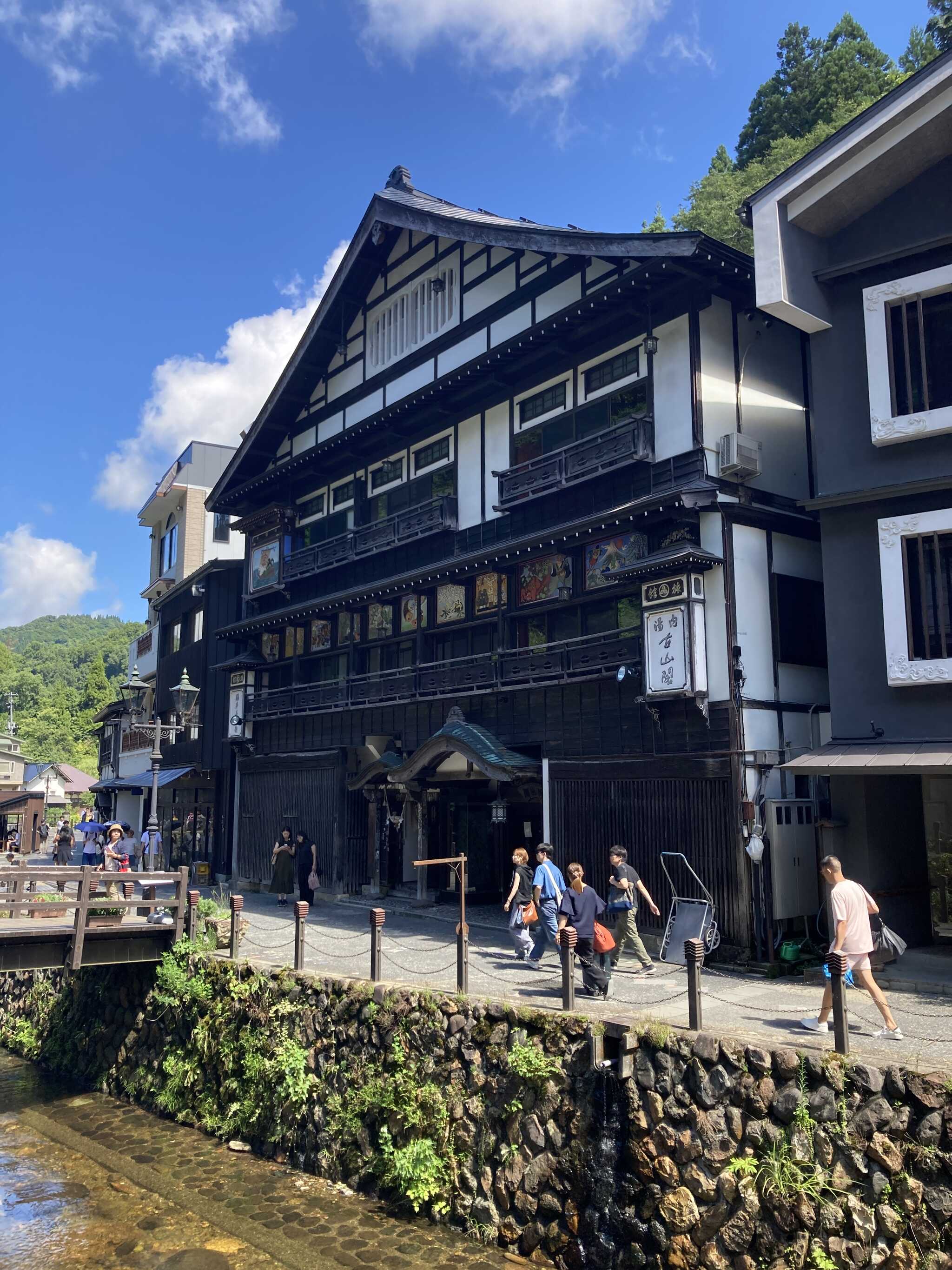 銀山温泉