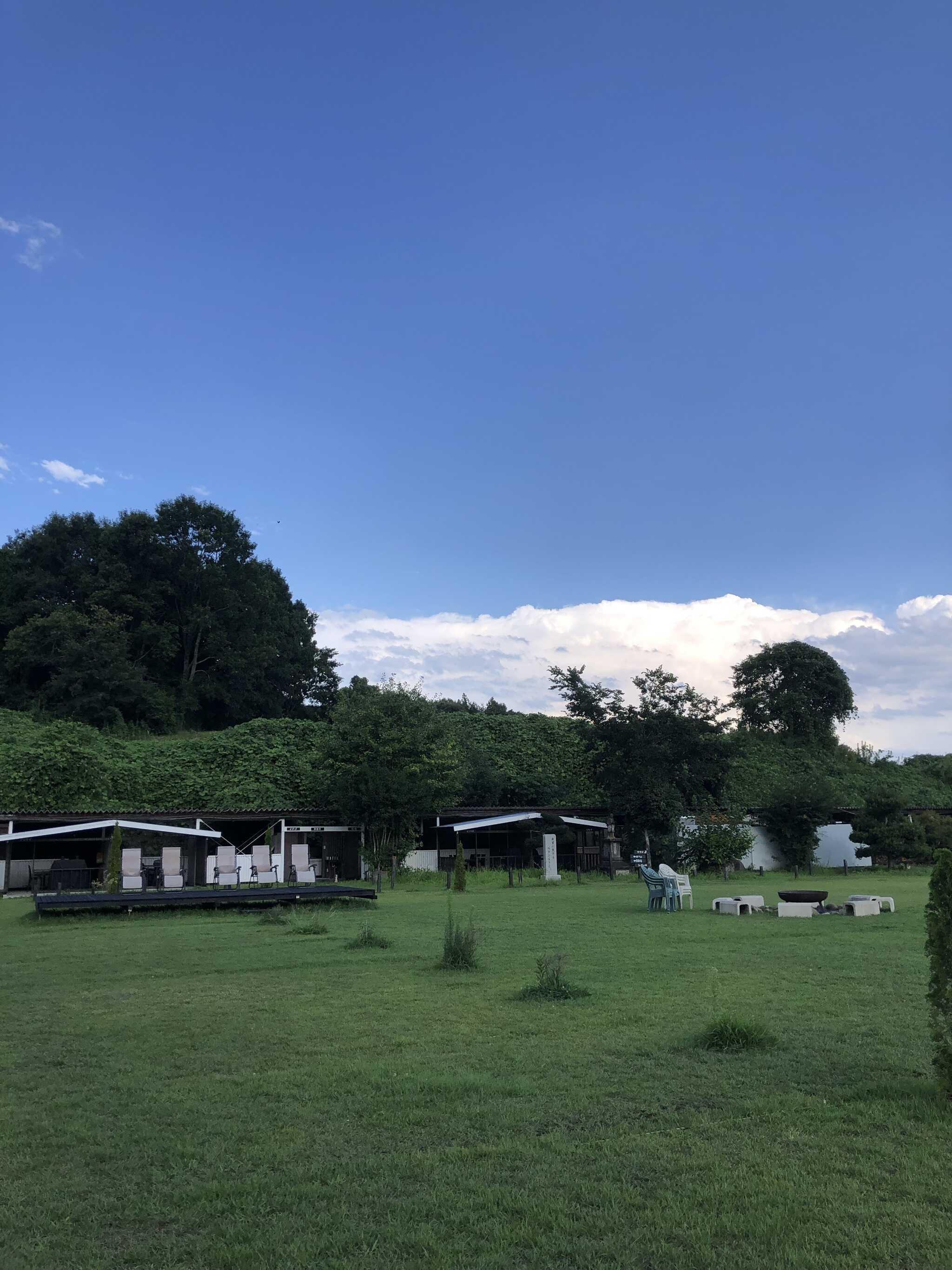 芝生広場