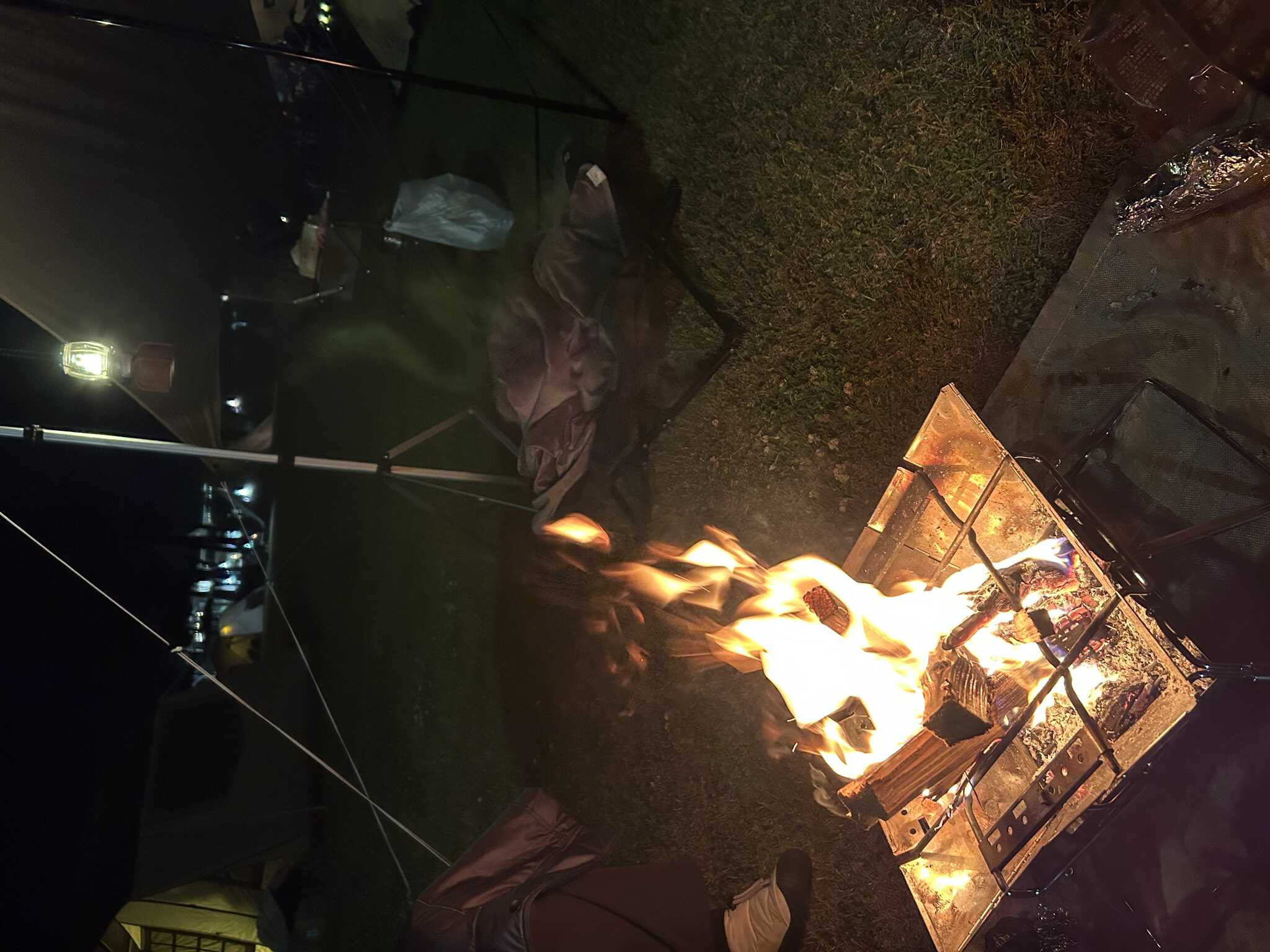 夜は焚き火