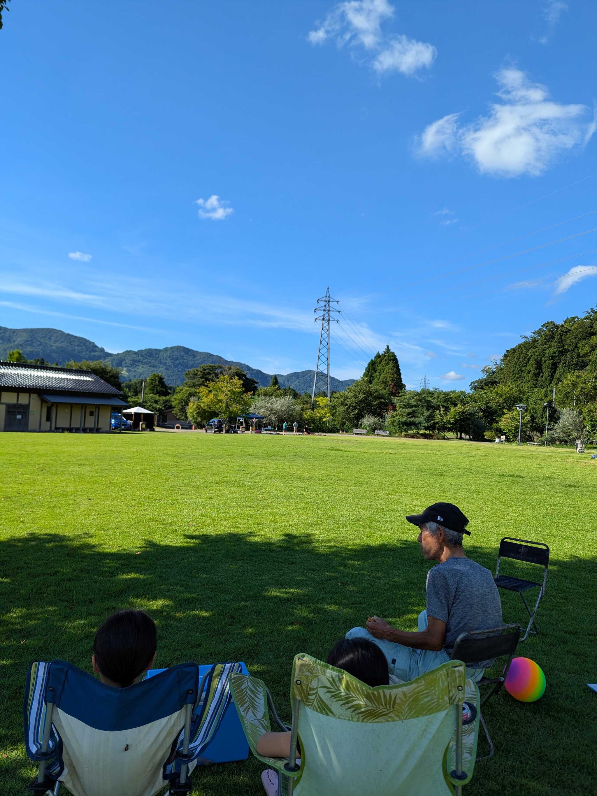 木陰と山と空と雲
