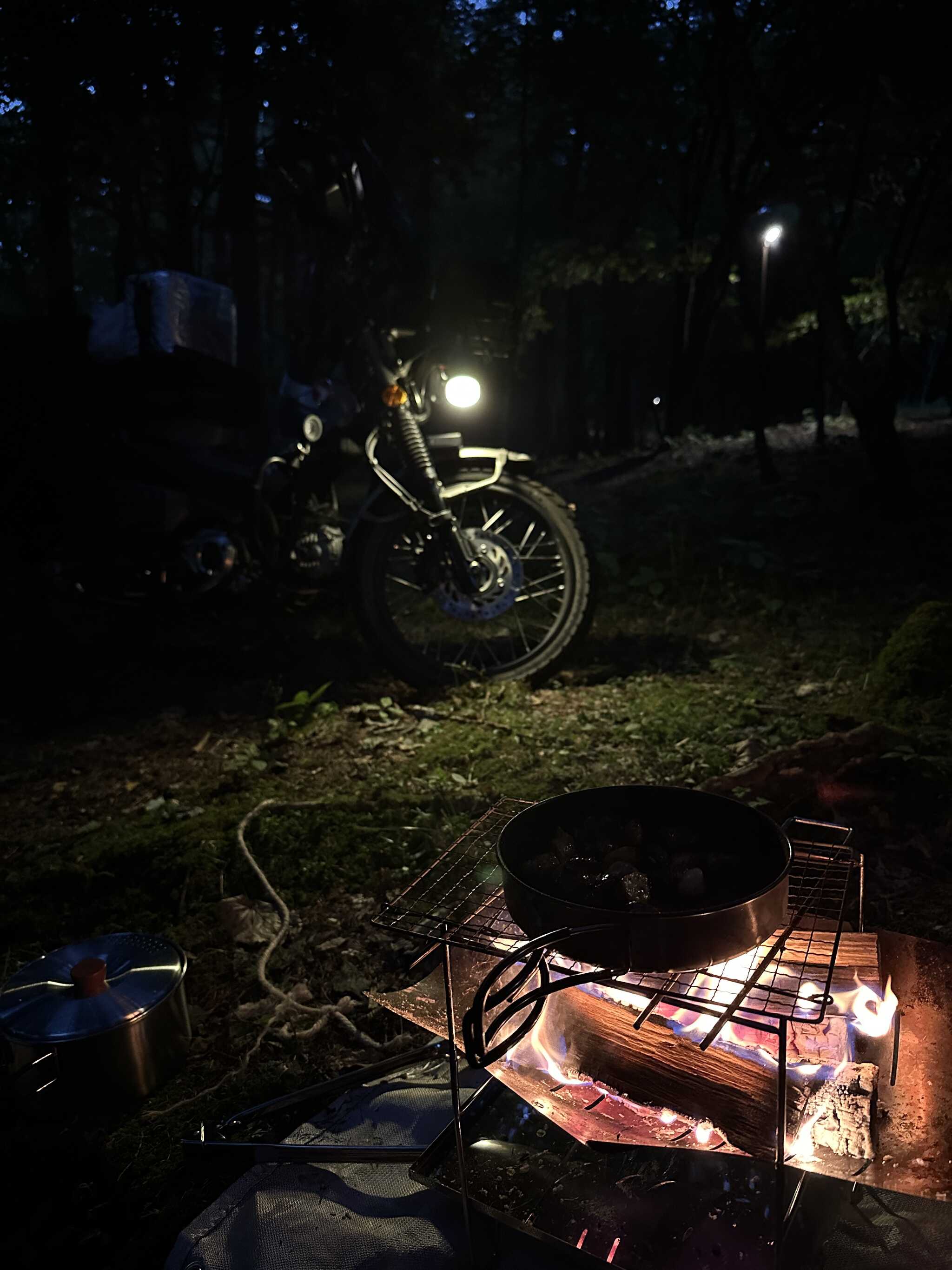 バイク眺めながら焚き火