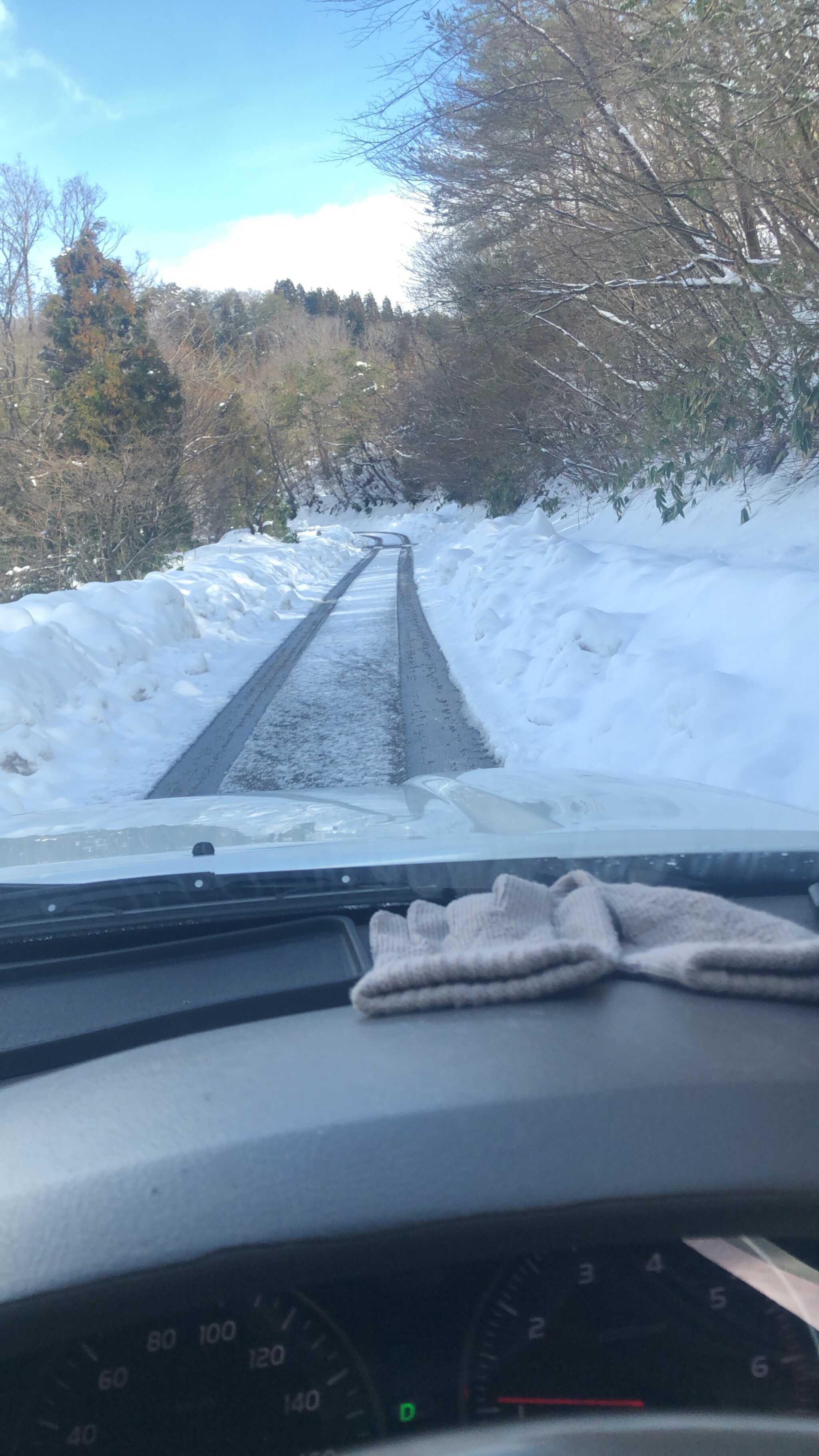 キャンプ場近くの道