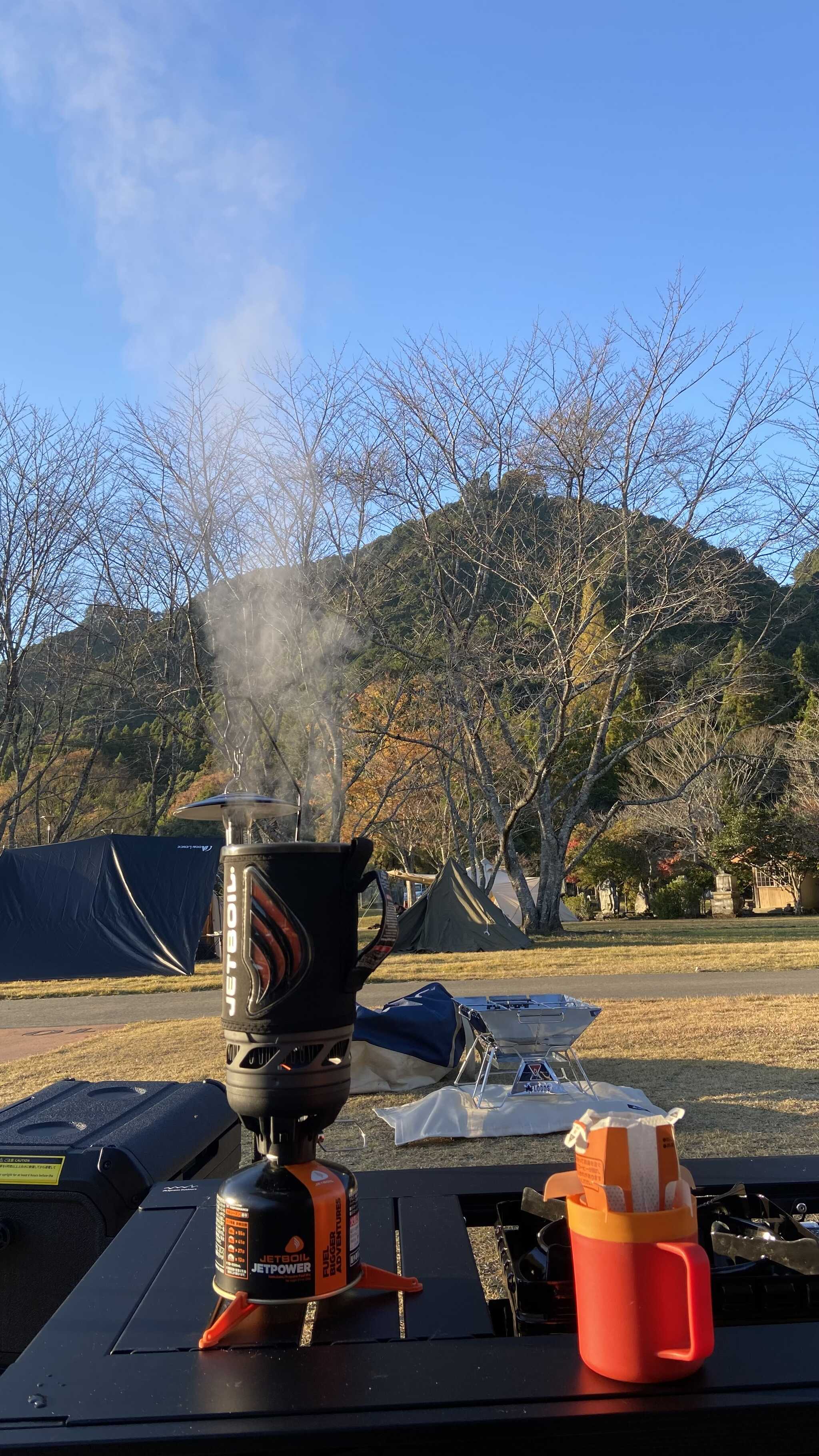 目の前に山