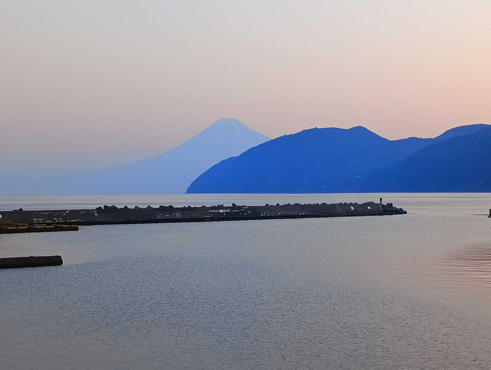 奥に見える富士山が綺麗です!