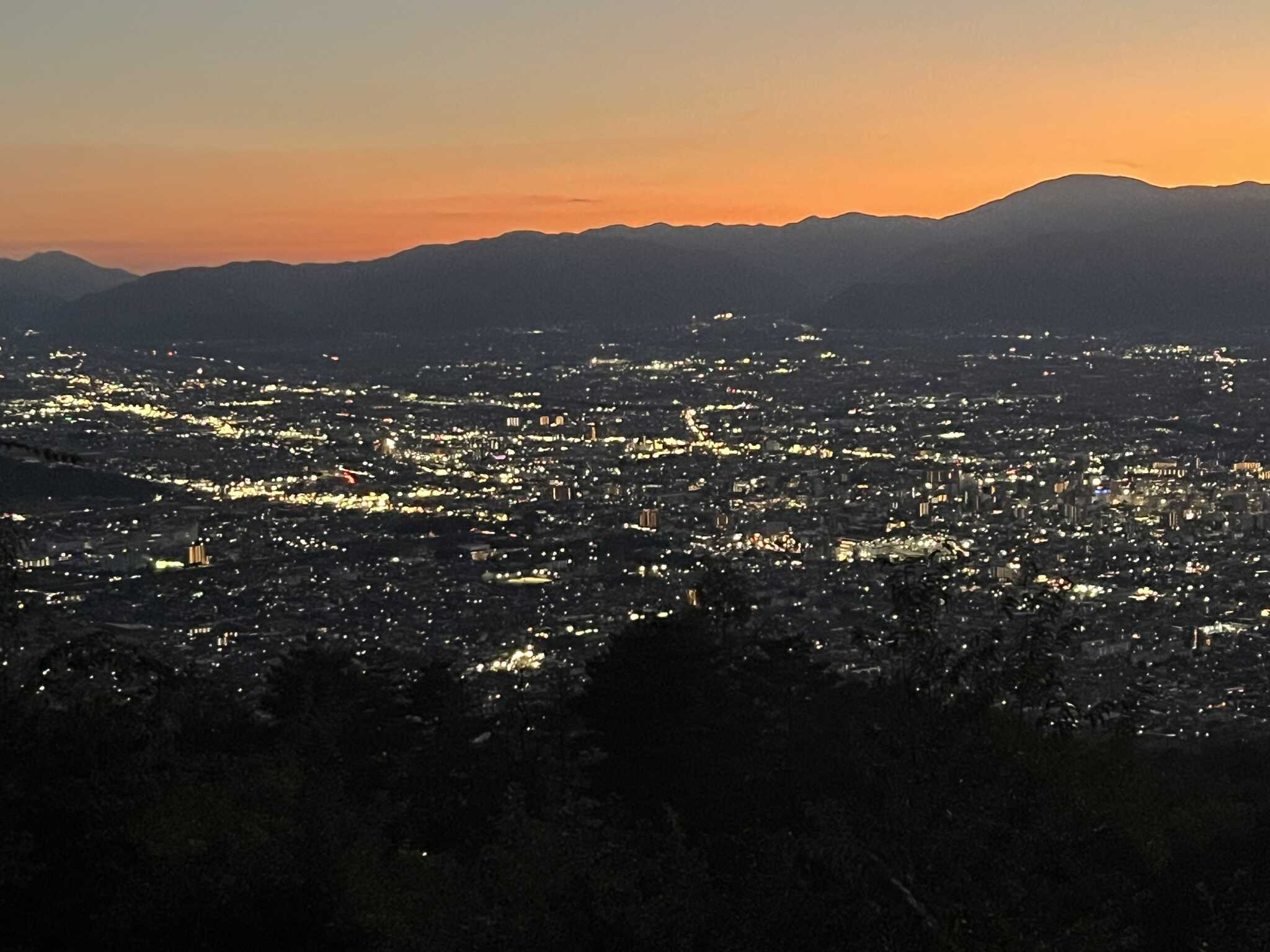 夕焼けと夜景とてもいい