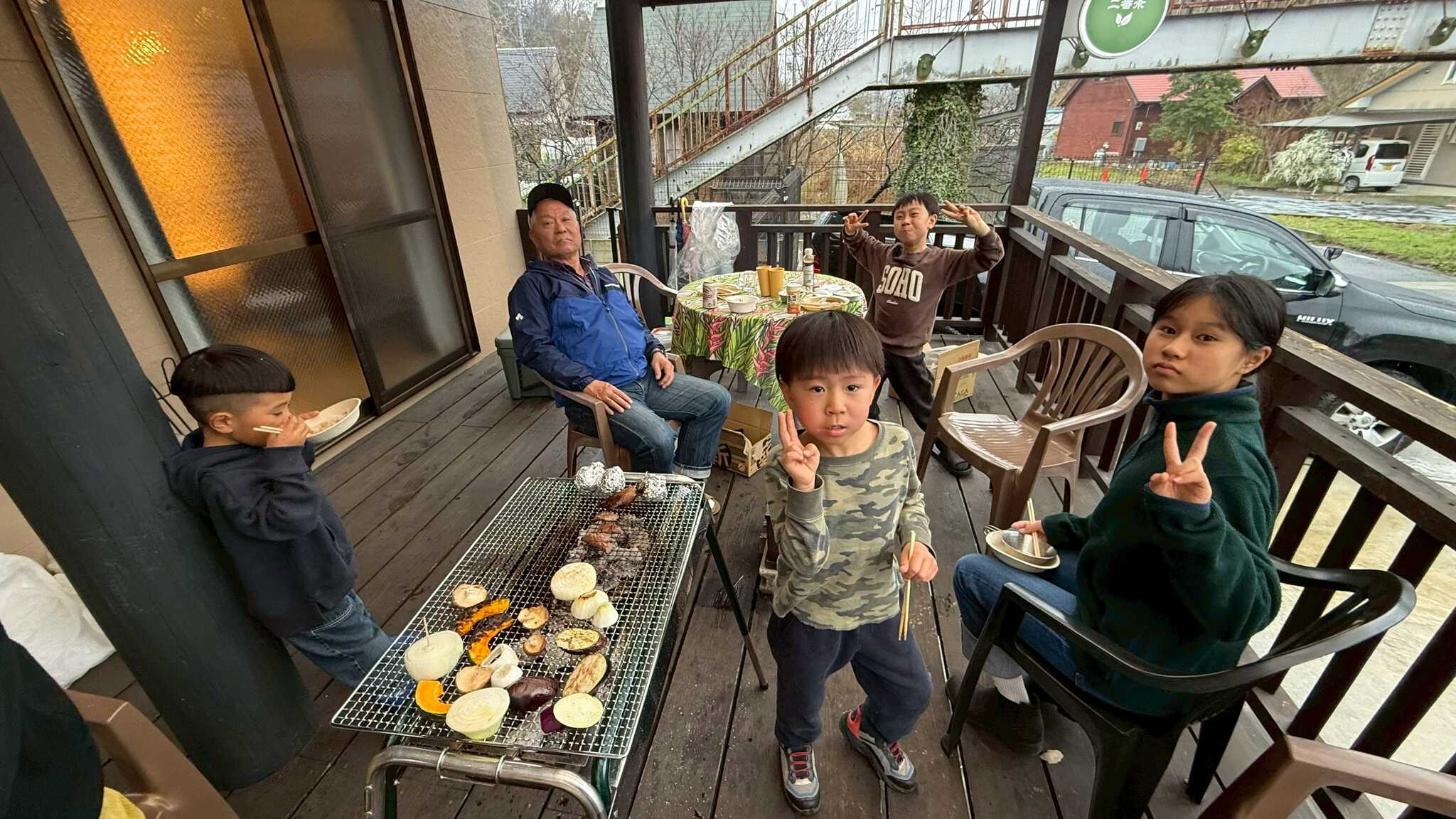 屋根付きのBBQエリア