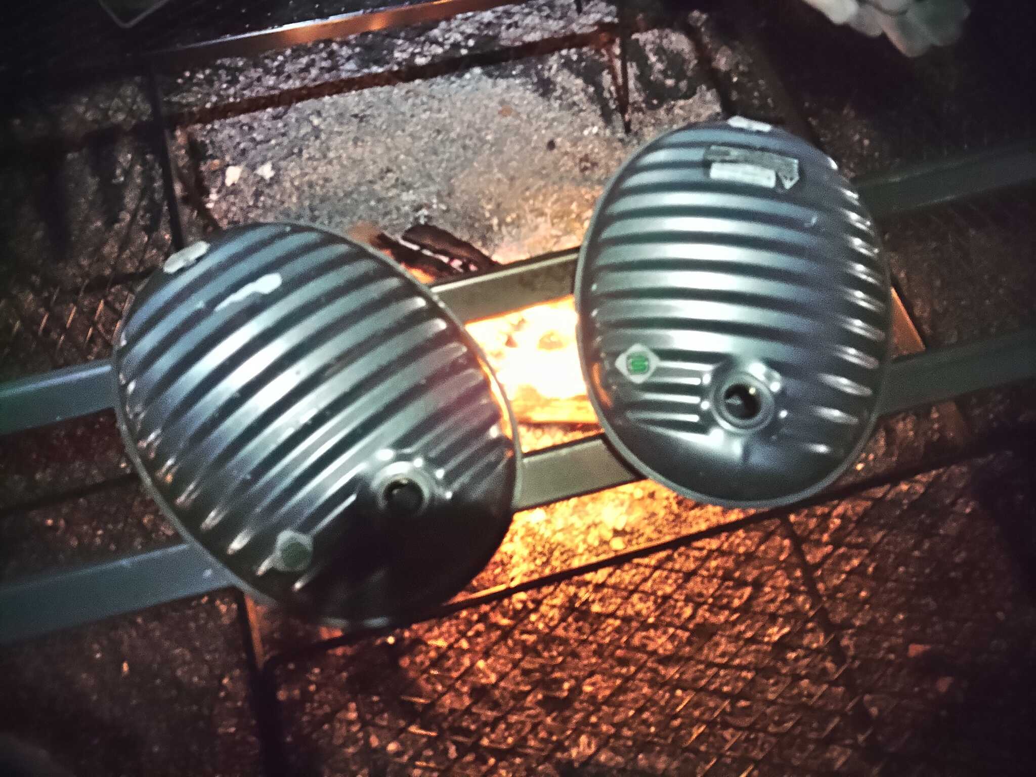 花冷えの夜に湯たんぽ(風流)