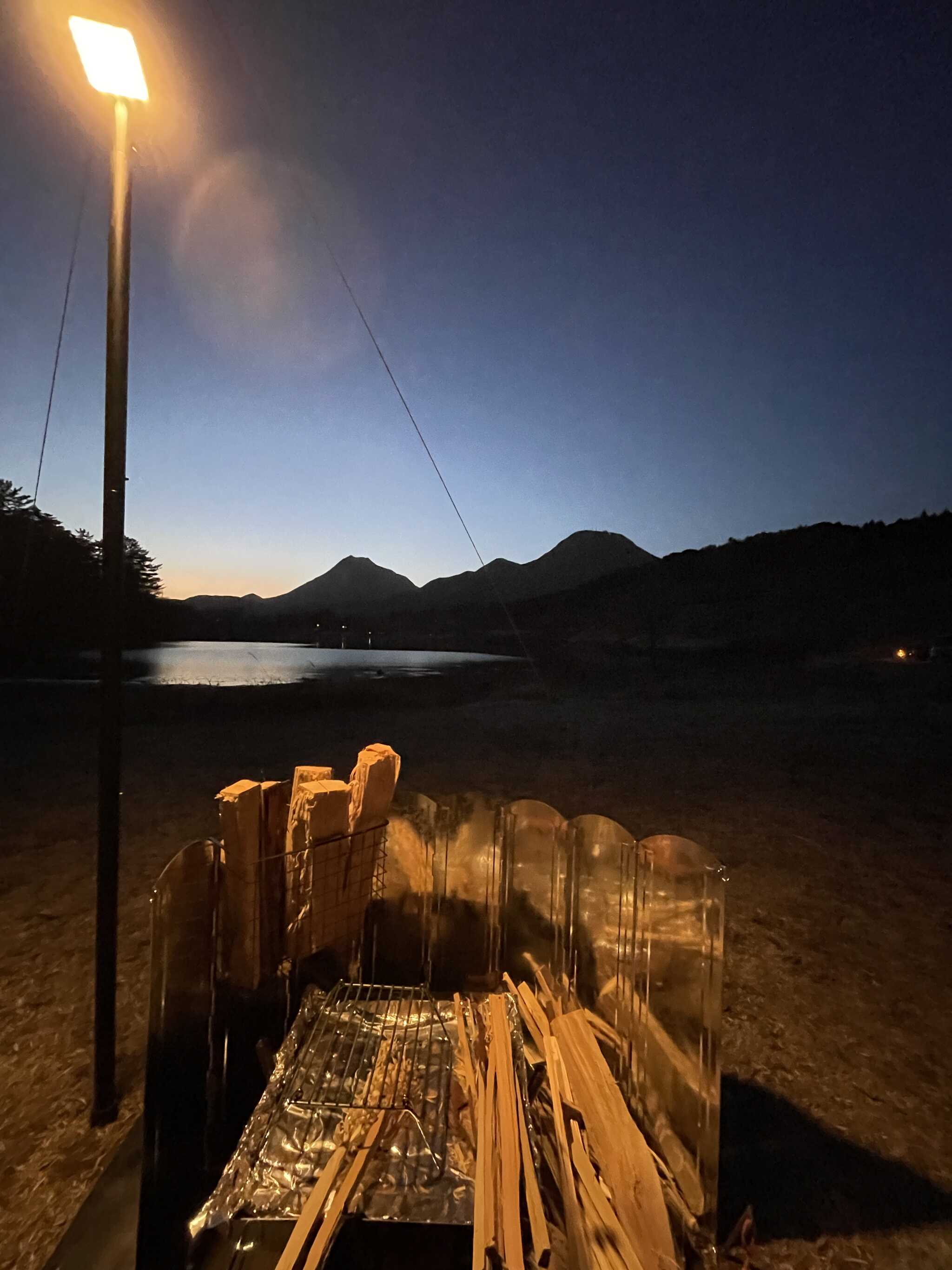 夕暮れの志高湖
