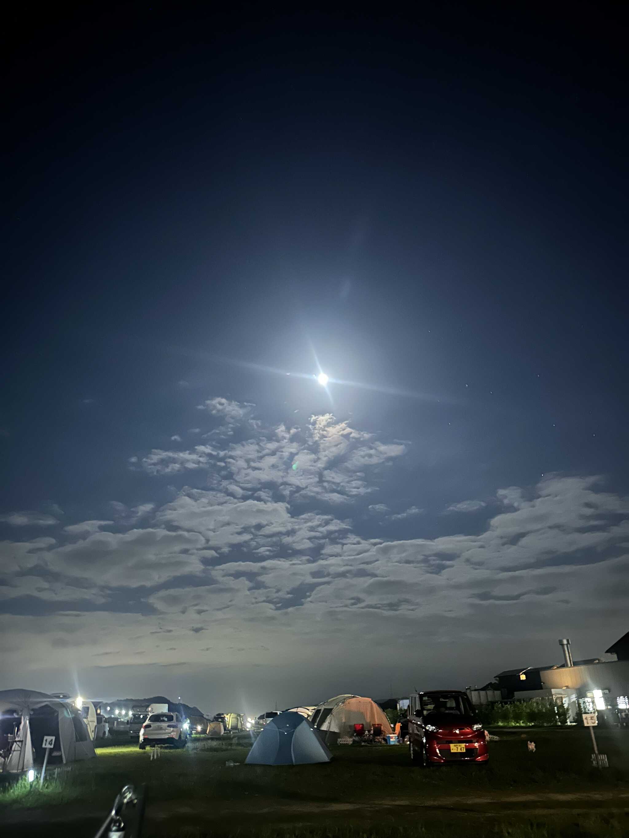 夜の月