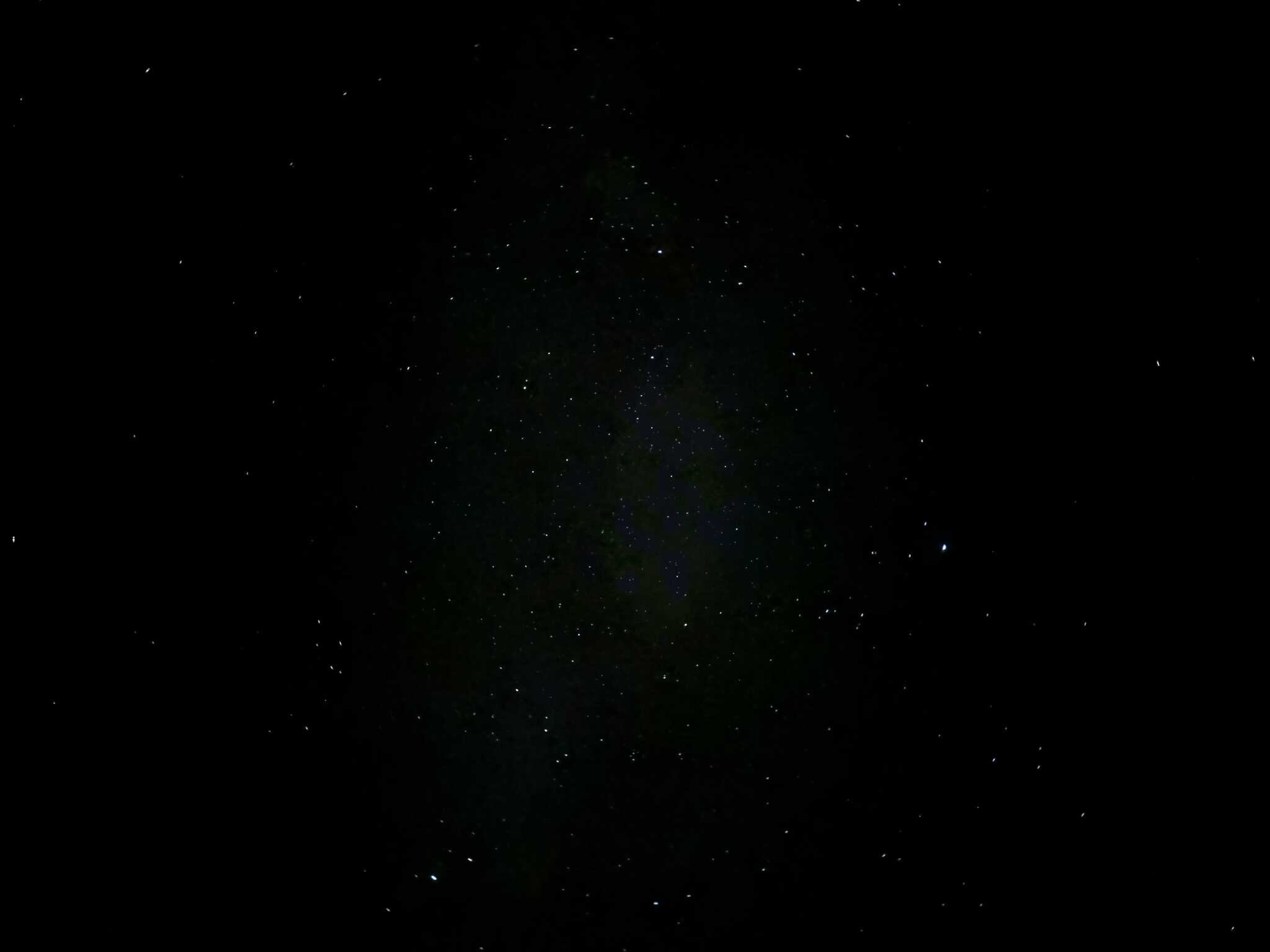 満天の星空でしたが、スマホの限界で暗いです