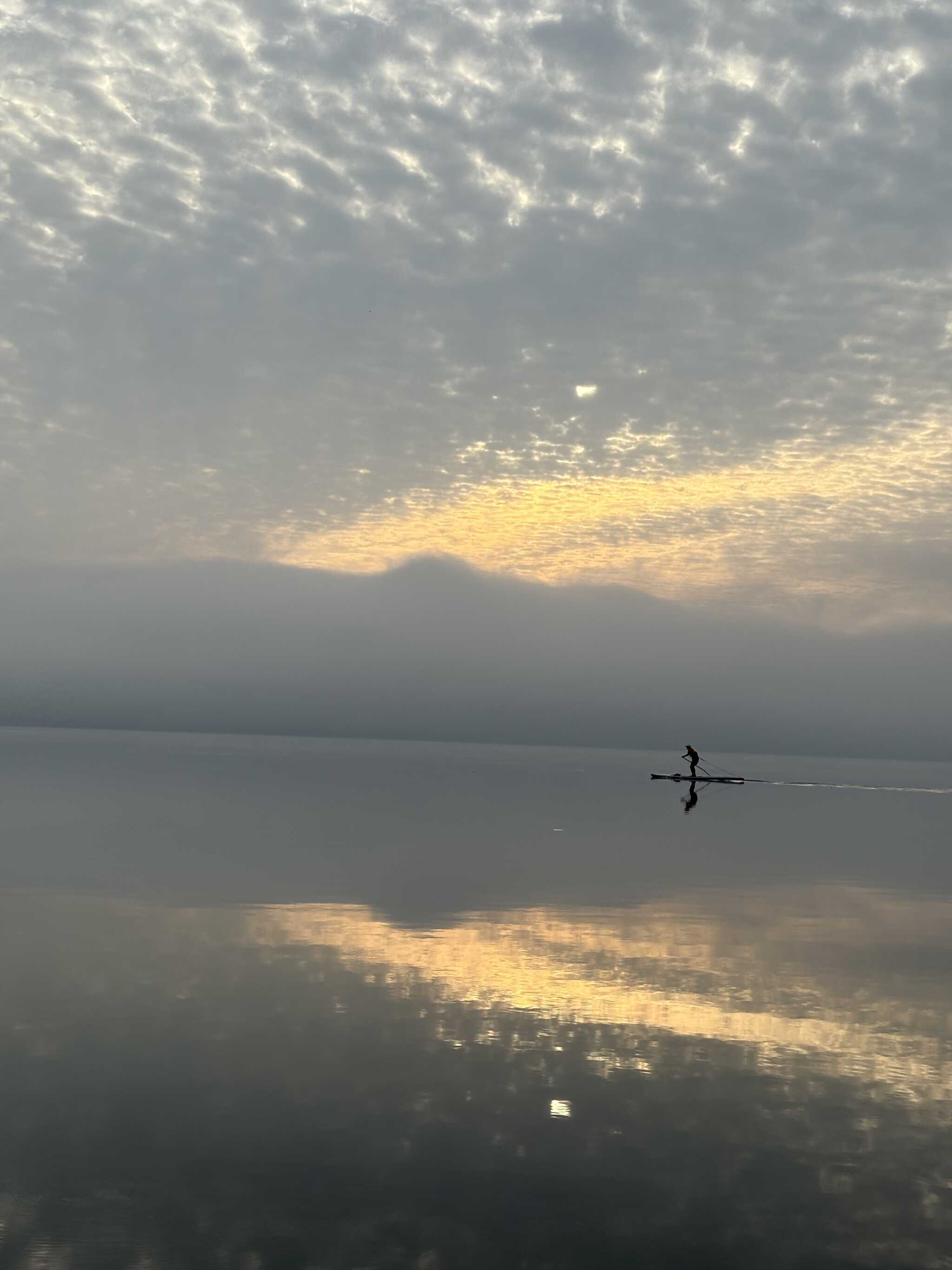 屈斜路湖の朝日