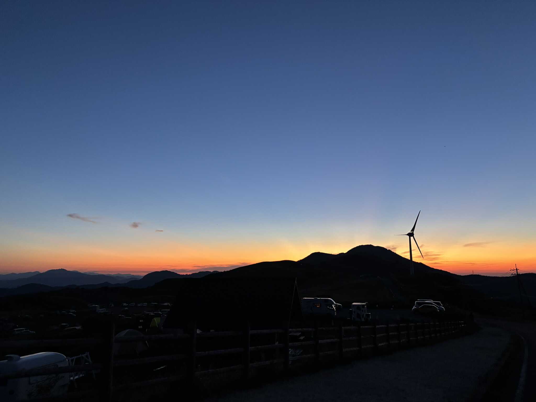 目の前に空しかない!