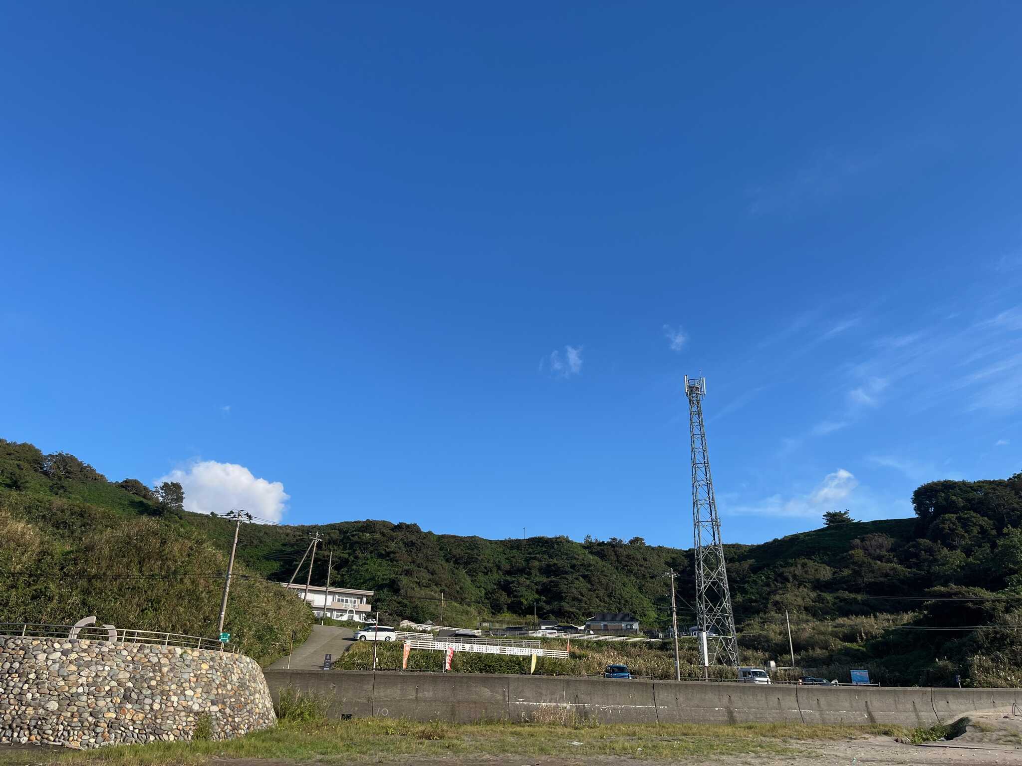 キャンプ場下の道路からの風景