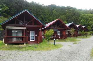 ログハウスとキャンプの古代村