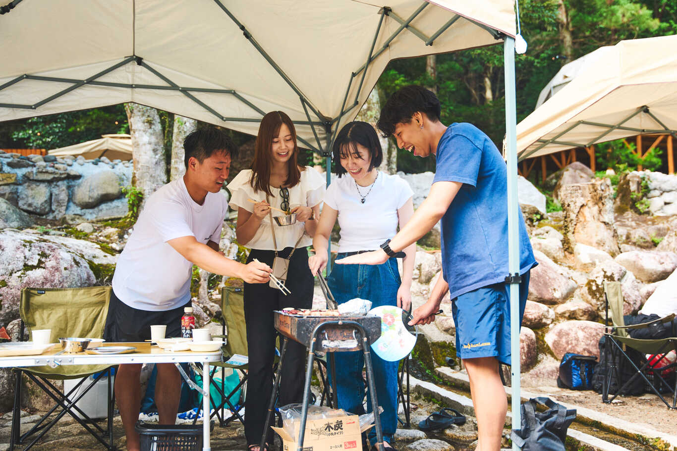 RIVERSIDE GLAMPING Nuts