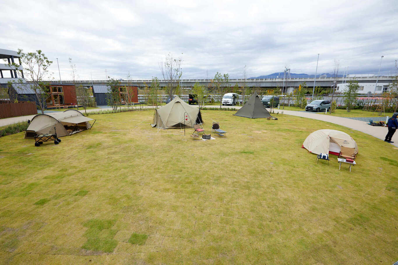 WEINS PARK U-BASE CAMP
