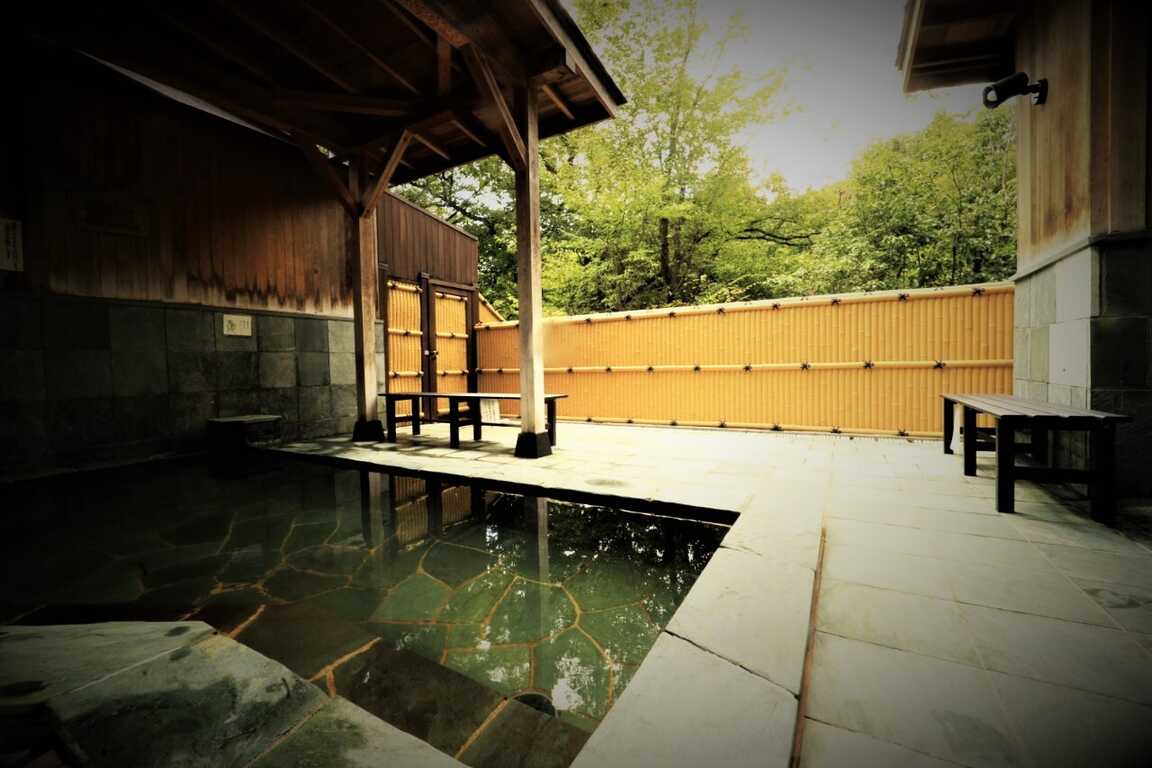 里山 VILLAGE 四季彩館 サンバテラスキャンプ場