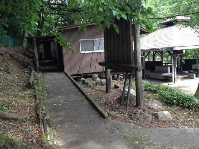 Bゾーン 6畳押入れ付バリアフリー対応バンガロー 4名用 付知峡大自然キャンプ場さんけい広場 なっぷ 日本最大級のキャンプ 場検索 予約サイト なっぷ